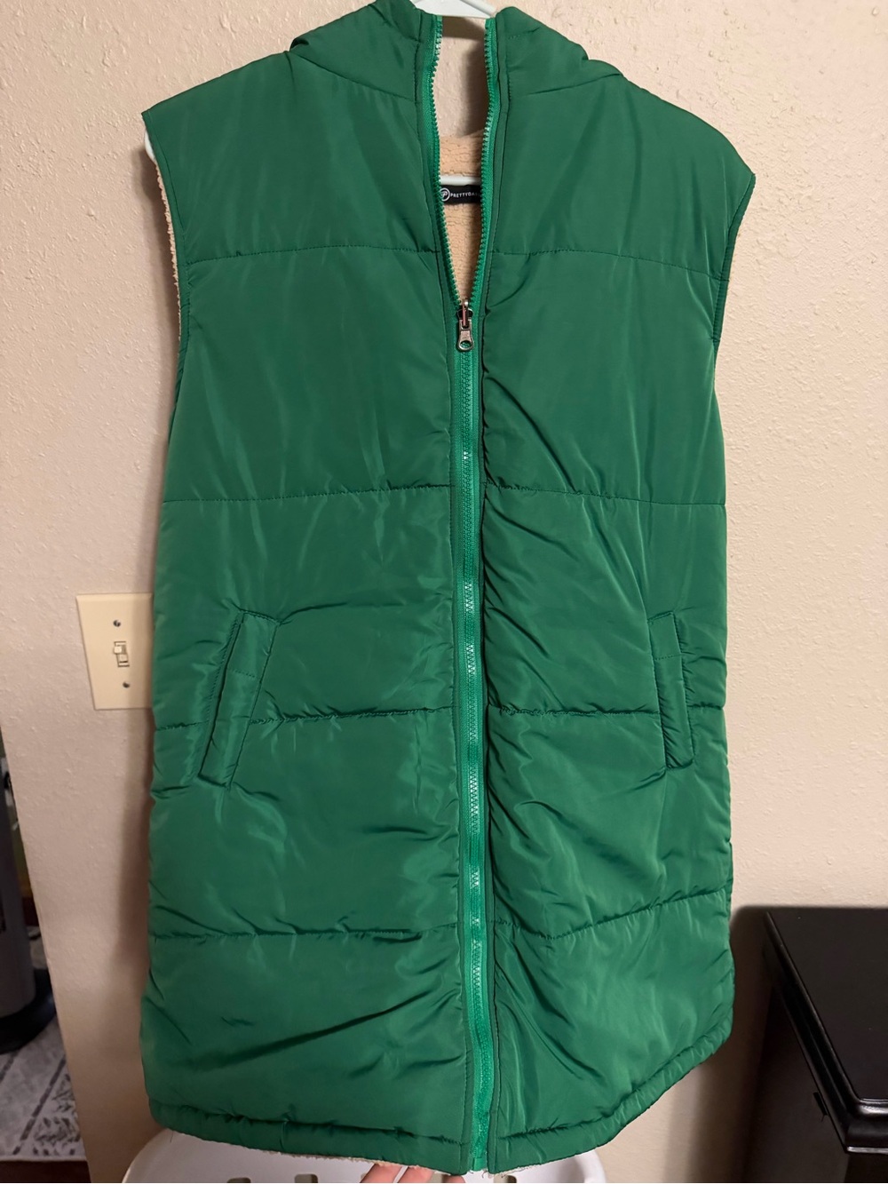 Women’s Hooded Puffer Vest in Green